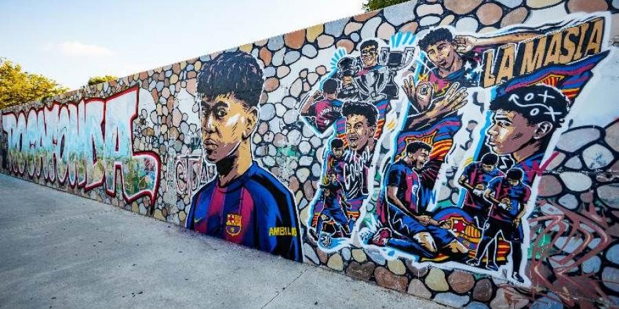 برشلونة يمنح يامال القميص رقم 10 بعد تجديد عقده حتى 2031