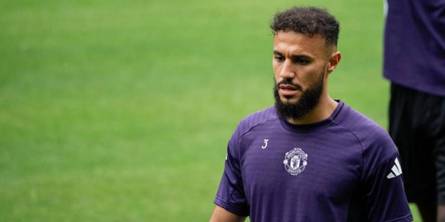 مزراوي يواصل الغياب عن وديات مانشستر يونايتد بداعي الإصابة