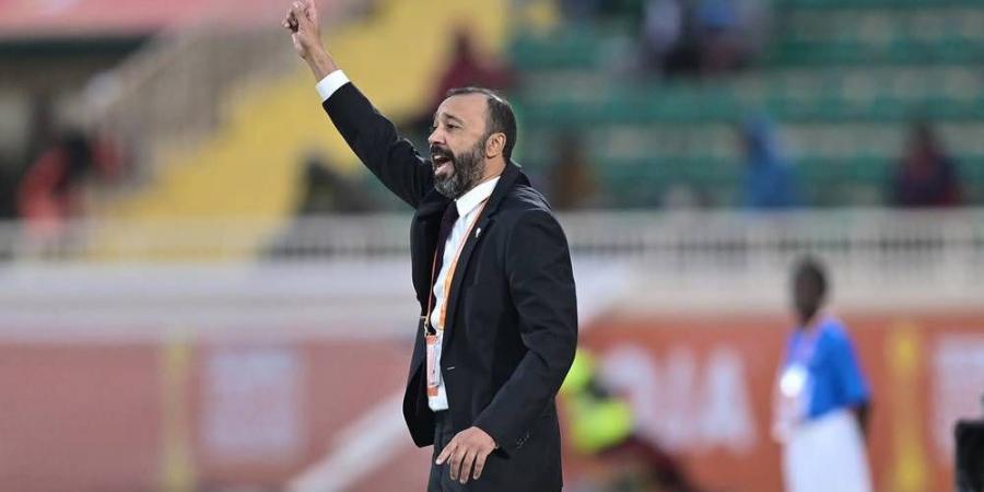 حصري/ السكتيوي: "جهزنا فريقا في 9 أيام فقط واشتغلنا ليل نهار للفوز على منتخب أنغولا القوي"