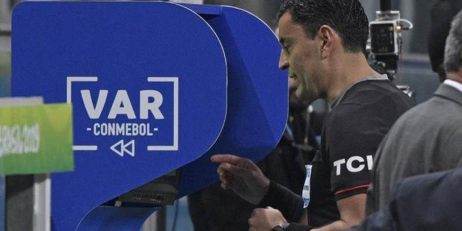 بتنسيق بين 3 وزارات واتحاد الكرة.. حل أزمة VAR قبل انطلاق الدوري