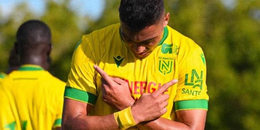 مدرب نانت يتغنى بأداء مصطفى محمد: يستحق المشاركة أساسيًا