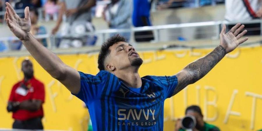 الهلال السعودي يوجه طعنة غادرة إلى ماركوس ليوناردو
