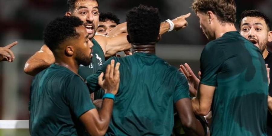 كوكا ورفاقه في اختبار صعب أمام أهلي جدة بالدوري السعودي