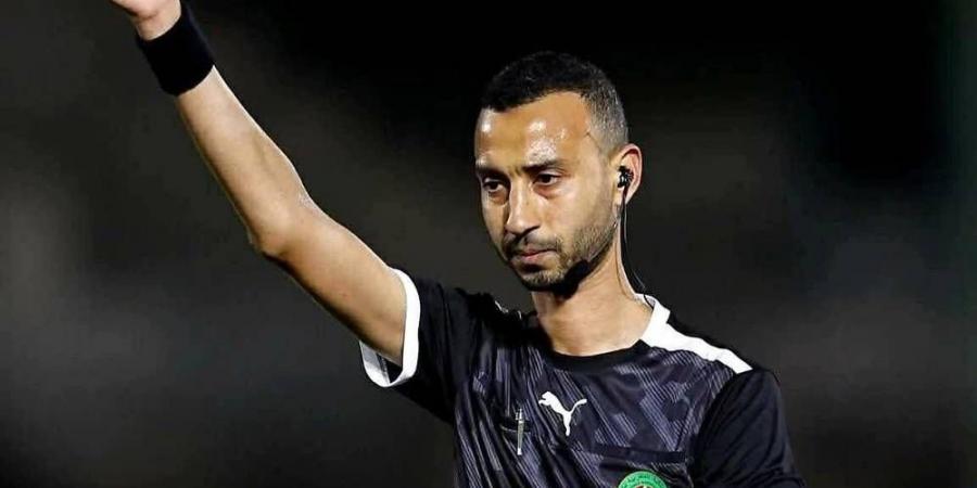 إيقاف حكم مباراة الرجاء والجيش بسرعة قياسية يثير التساؤلات