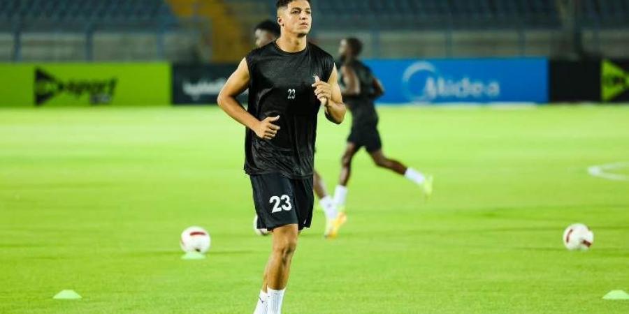 مصدر يوضح حقيقة الأزمة بين أمين أوفا وأيمن الرمادي بالبنك الأهلي (خاص)