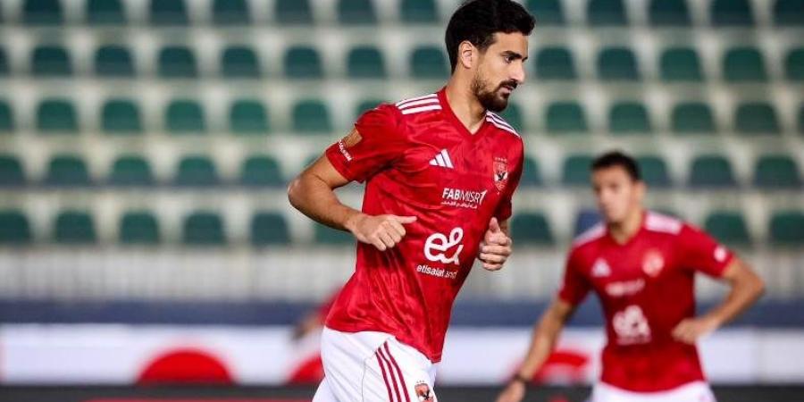 الكشف عن سبب استبعاد محمد علي بن رمضان من قائمة الأهلي أمام المصري "خاص"