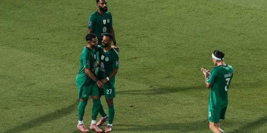 الأهلي السعودي يتخطى عقبة السد القطري بثنائية في دوري أبطال آسيا