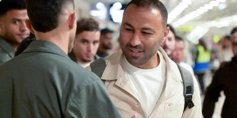 أحمد عبد الرؤوف يُلقي محاضرة فنية على لاعبي الزمالك استعدادا لمواجهة بيراميدز