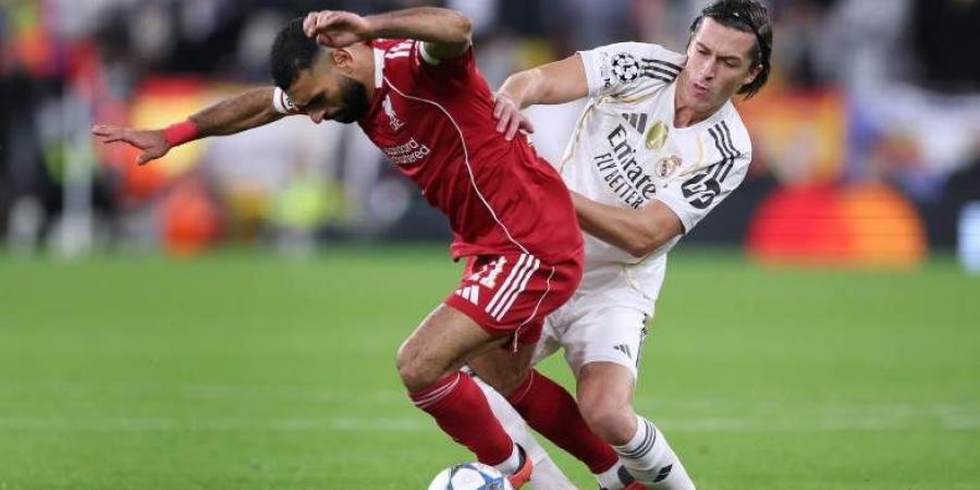 صحف إسبانيا تشيد بألفارو كاريراس بعد قتاله أمام محمد صلاح في قمة ليفربول وريال مدريد