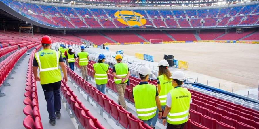 الشركات المكلفة ببناء "كامب نو" تواجه 1.87 مليون يورو غرامات بسبب ساعات عمل مفرطة وتشغيل عمال غير قانونيين!