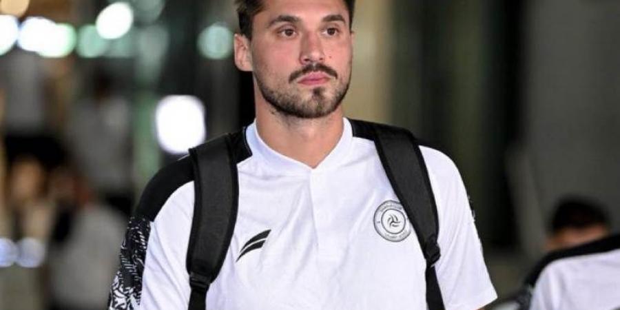 الشباب السعودي يكشف سبب قرار "فيفا" بوقف تسجيل لاعبيه ويعد بالحل سريعا