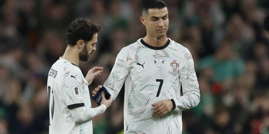 بعد 22 عامًا رفقة المنتخب البرتغالي.. رونالدو يتلقى أول بطاقة حمراء في مسيرته الدولية