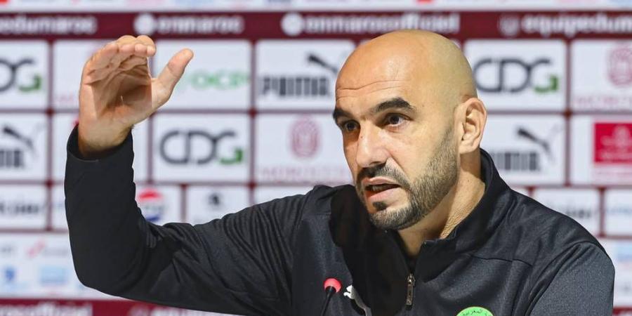 الركراكي: "خاصّ 'الكان' تبقَى فالدّار ماشِي نقُولوهَا غِيرْ بالفمّْ والجماهير تعرْف بلّي صعِيب ترْبحْ في 18 مباراة متتالية وَاخا فالدّار"