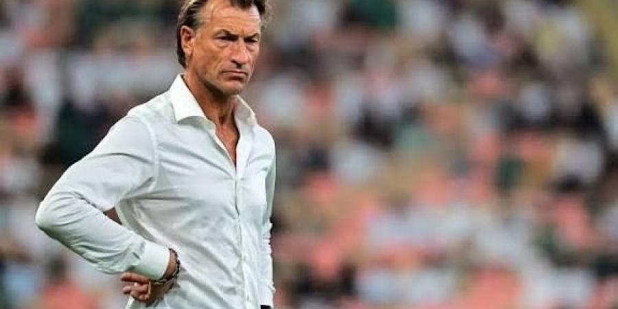 3 غيابات مؤثرة في السعودية أمام الجزائر