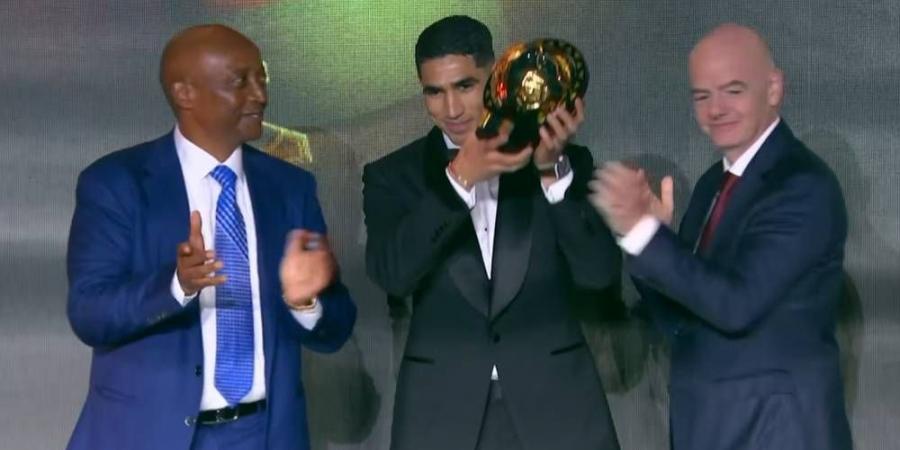 حكيمي بعد فوزه بالكرة الذهبية الأفريقية: "فخور بأن أكون مغربيا وسنقدم كل شيء للفوز بكأس أفريقيا"