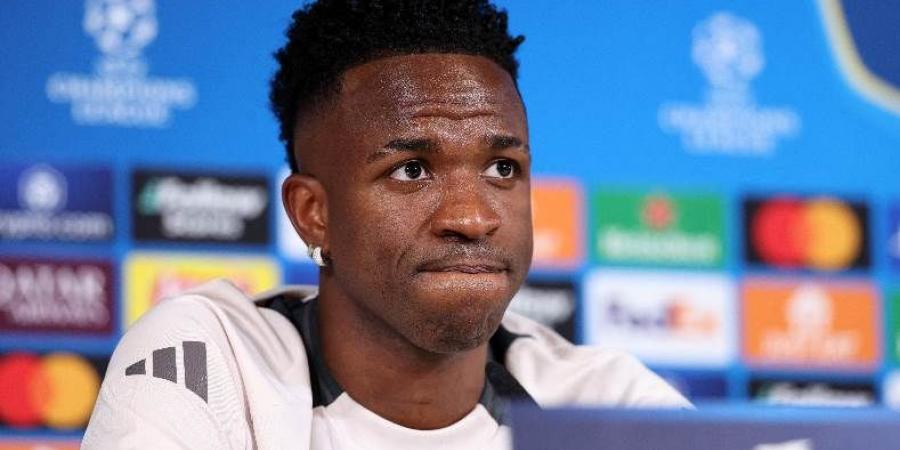 تقرير: فينيسيوس أبلغ ريال مدريد بعدم رغبته في التجديد