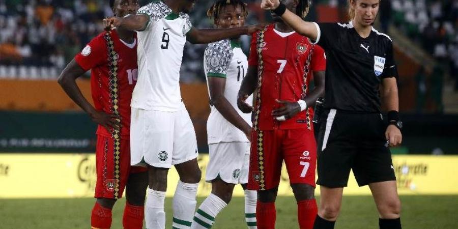 رسميًا.. بشري كربوبي تعتزل تحكيم كرة القدم بعد مسيرة 25 عامًا