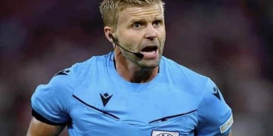 السويدي جلين نيبيرج يدير افتتاح كأس العرب 2025 بين قطر وفلسطين