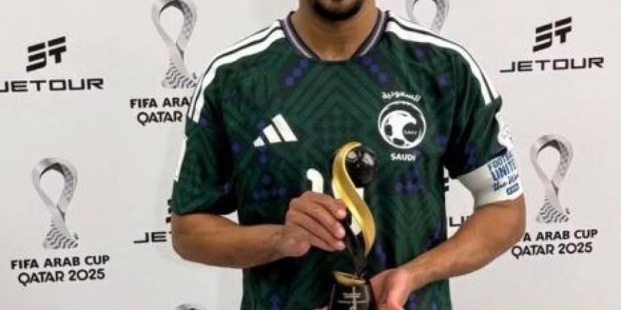 الدوسري رجل مباراة السعودة وعمان