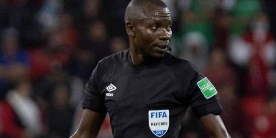 الحكم الكونغولي "جون جاك ندالا" يقود مباراة المغرب وجزر القمر في كأس أفريقيا والموريتاني بيدة في غرفة "الفار"