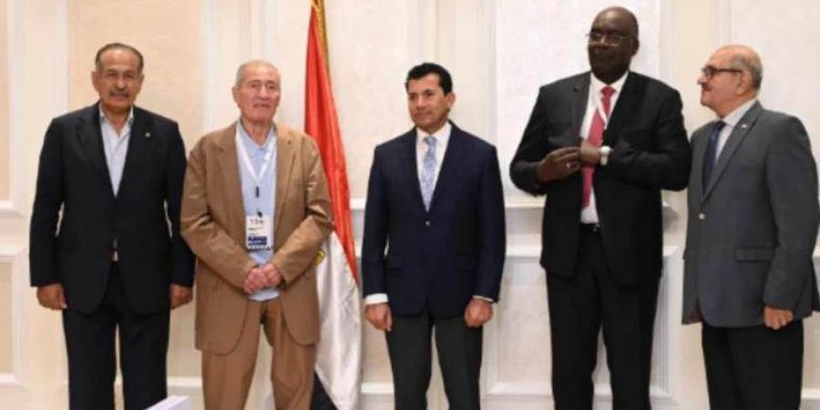 منصور أريمو رئيسًا للاتحاد الإفريقي لكرة اليد لولاية جديدة.. والبلتاجي نائبًا أول 