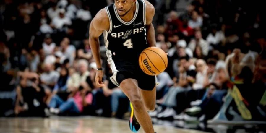 سبيرز يهزم ثاندر ويحقق رقما لافتا لأول مرة منذ موسم 2018-2019 بدوري كرة  السلة الأمريكي