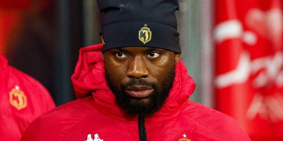 المدير الرياضي لياجيلونيا يسخر من شائعات عرض الأهلي لضم بولولو