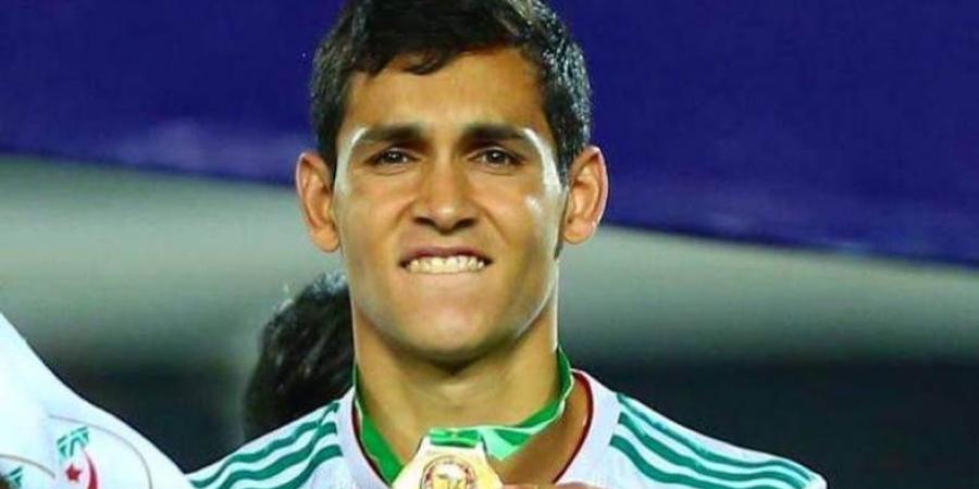 مدافع الجزائر يؤيد إقامة كأس الأمم الأفريقية كل أربع سنوات