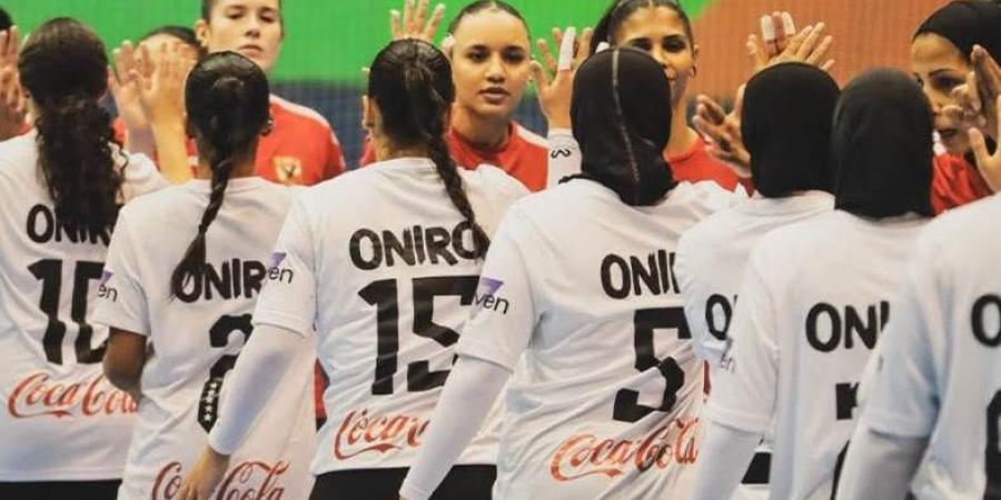 الأهلي يفوز على سبورتنج والزمالك يعبر البنك الأهلي بدوري سيدات اليد