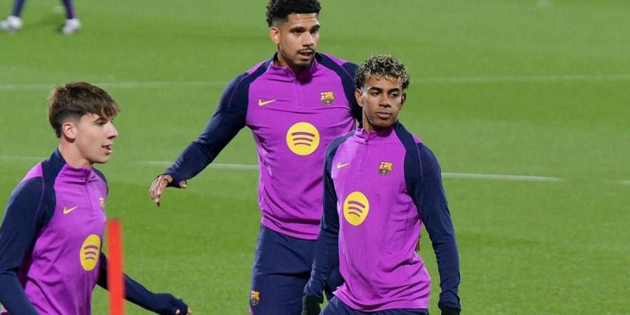 برشلونة يواصل تدريباته وعودة أراوخو وبيدري وكوندي
