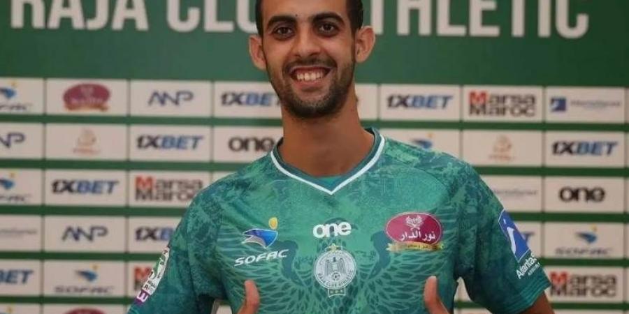 الأهلي يقترب من ضم بلعمري.. الرجاء المغربي يحدد خليفته في الجبهة اليسرى
