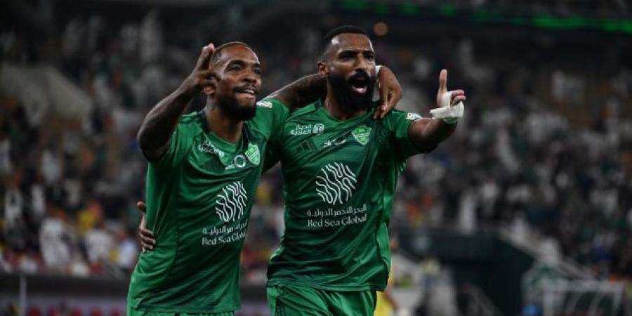 الشوط الأول.. التعادل يخيم على كلاسيكو الأهلي والنصر