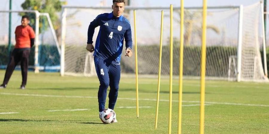 سموحة يرفض رحيل أحمد عوض لـ الاتحاد ويُحدد موقفه من ضم هشام عادل "خاص"