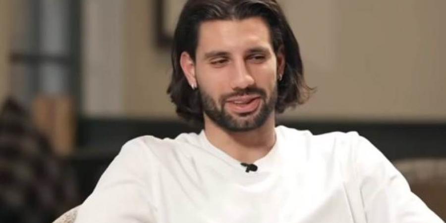 سوبوزلاي: صلاح “مُعلم ومرشد” والجميع ينتظر عودته لمساعدتنا