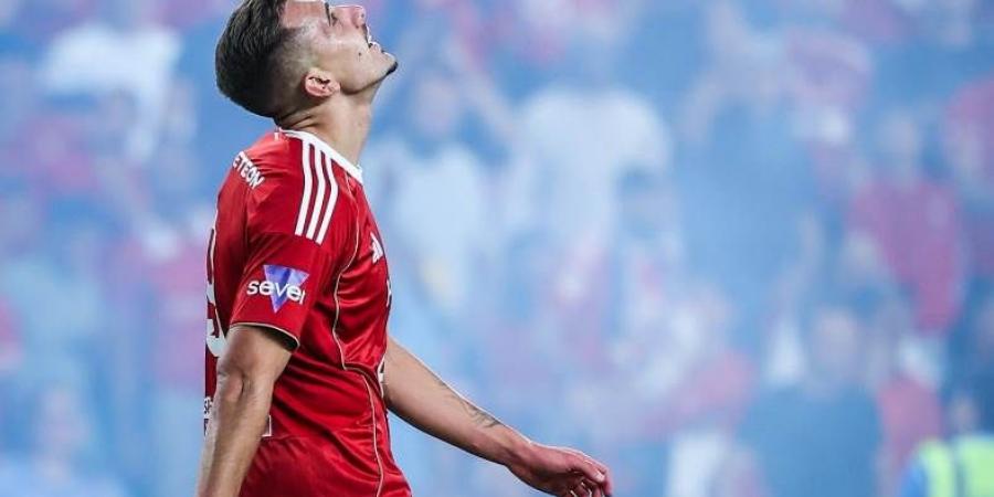 مهاجم الأهلي على أعتاب أوروبا.. مفاوضات متقدمة لنقل جراديشار إلى بولندا