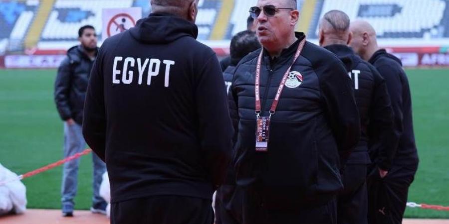 منتخب مصر يتفقد أرضية ملعب مباراة نيجيريا بأمم إفريقيا