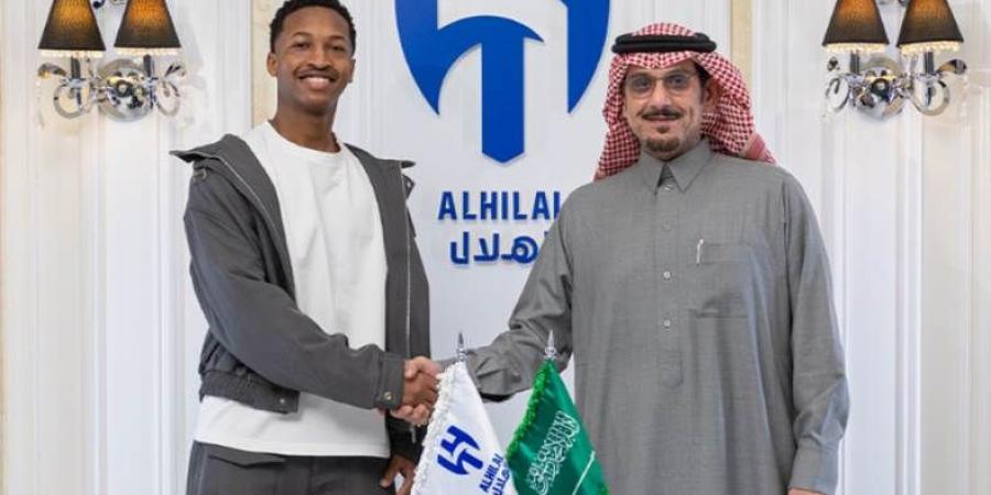 ثالث صفقاته الشتوية.. الهلال يعلن تعاقده مع مراد هوساوي رسميًا