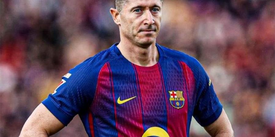 ليفاندوفسكي يدرس الرحيل عن برشلونة.. منافسة أمريكية وسعودية لضمه