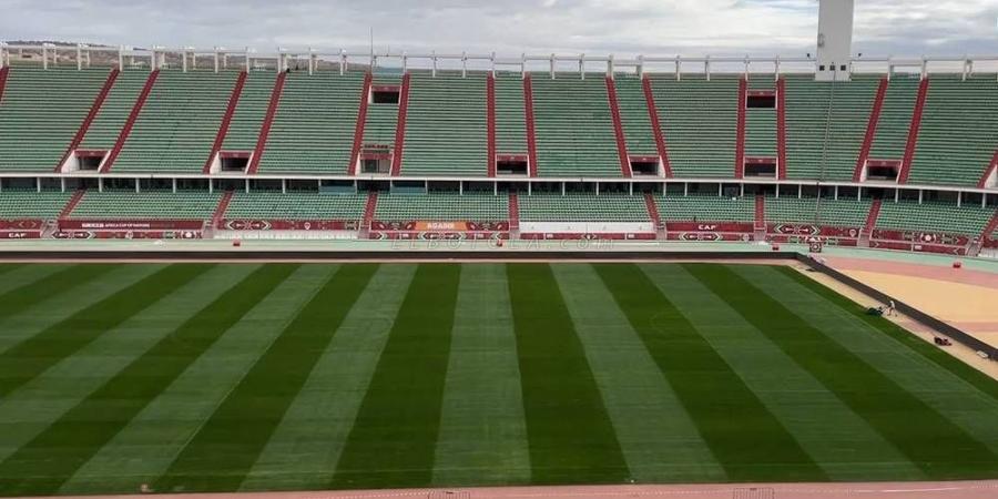 خاص/ مباراة أولمبيك الدشيرة والدفاع الجديدي تجرى بالملعب الكبير لأكادير