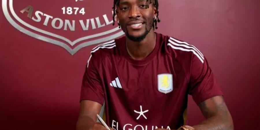 أستون فيلا يتعاقد مع تامي أبراهام من بشكتاش