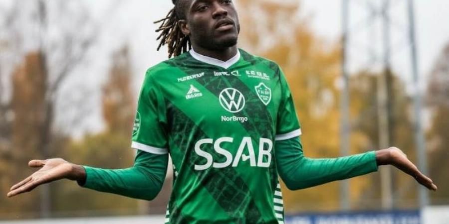 كامويش مهاجم الأهلي الجديد يخضع لجلسة تصوير تمهيدًا للإعلان الرسمي "خاص"