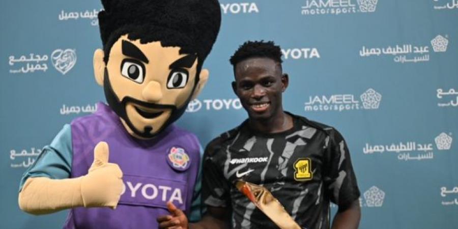 رسمياً.. روجر فرنانديز رجل قمة الاتحاد والشباب