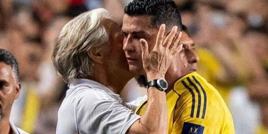 جيسوس يتضامن مع رونالدو ويلوح بقرار احتجاجي