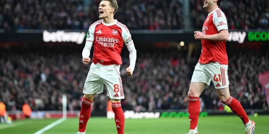 تروسارد يقود هجوم أرسنال لمواجهة سندرلاند في الدوري الإنجليزي