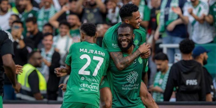 الأهلي يكتسح الشباب بـ”خماسية” في مباراة مثيرة