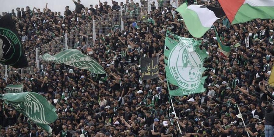 انطلاق بيع تذاكر مباراة الرجاء ضد اتحاد طنجة.. أثمنتها تتراوح بين 60 و 1400 درهم