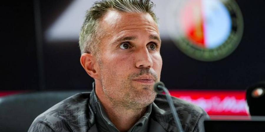 مدرب فينورد: "نسمح للاعبين الذين يصومون خلال شهر رمضان بالحضور إلى التداريب متأخرين"