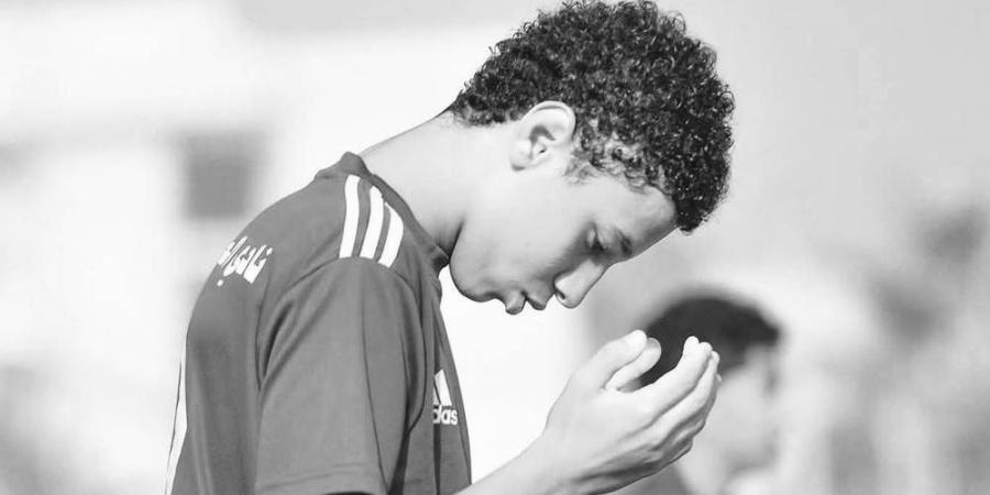 وفاة "معتصم زكريا" لاعب كرة قدم مصري في حادث سير أثناء توزيع وجبات الإفطار