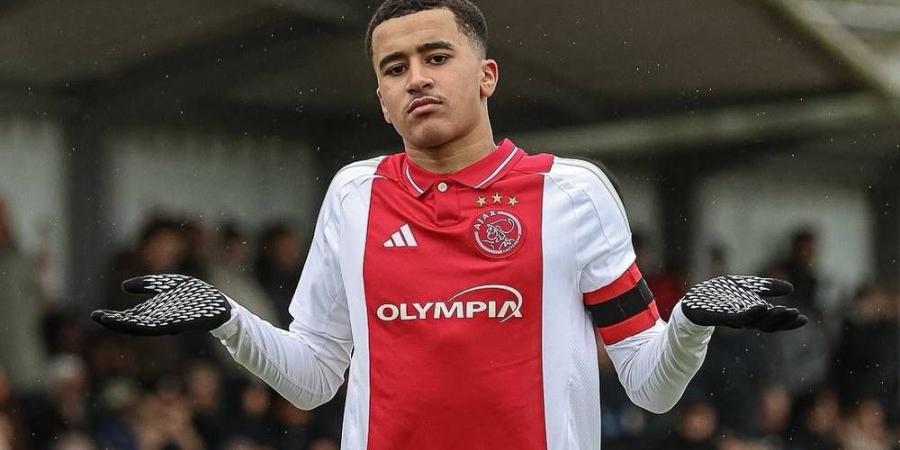 وزان: "هدفي التفوق مع أياكس للشباب بدلا من الجلوس على مقاعد البدلاء مع الفريق الأول والفرصة ستأتي تلقائيا"