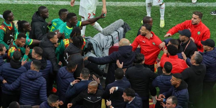 خاص/ إقالة رئيس الهيئة القضائية للكاف بسبب قرارات لجنة الانضباط في أزمة نهائي الكان أمام السينغال